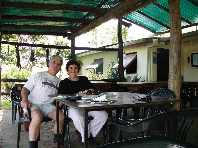 P1050377.JPG - Crossroads café, Daintree