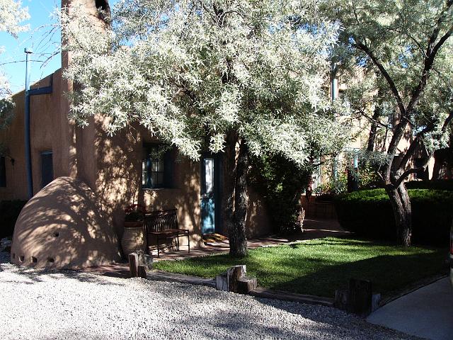 P1040328.JPG - Our hotel in Santa Fe
