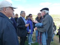 P1030912  Hot discussion between Teodoro Nieto Anton, cultural advisor of the town of Ayllon and Alain Salama Aghion