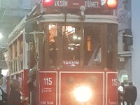 20191111 175912  le tram à Beyoglu Istanbul