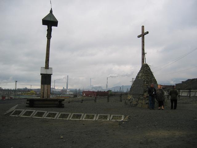 Rus04c0023.JPG - the Norilsk Gulag  memorial